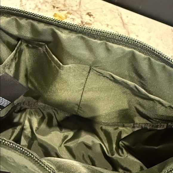 Never used - Uniqlo Olive Crossbody Bag with Adjustable Strap - Picture 3 of 8